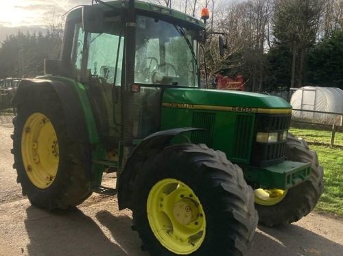 imagen de magnífico tractor John Deere 6400 con id 34661
